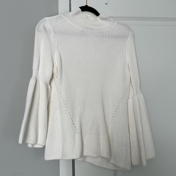 525 America Tulip Sleeve Turtleneck White - Picture 4 of 6